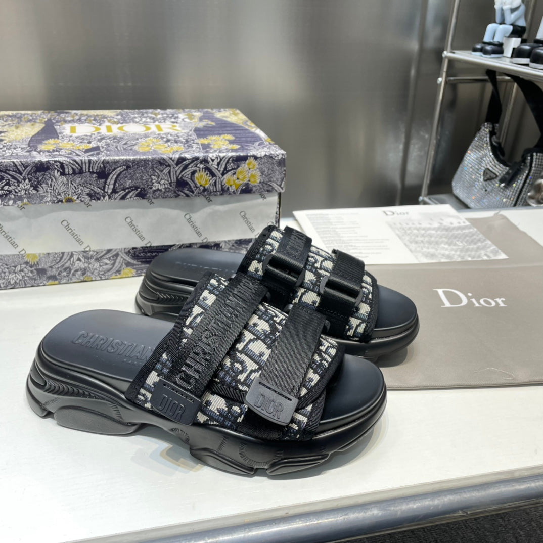 DR New thick-soled sandals (counter with the same model)