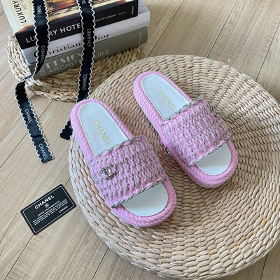 C    Straw Chunky Slippers