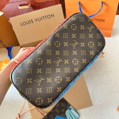 L  Neverfull bag