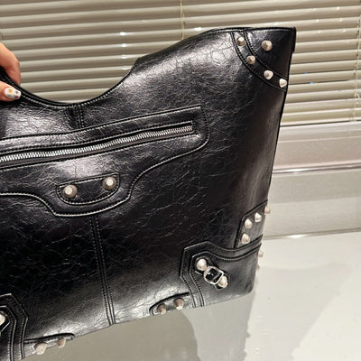 B  Head Cowhide Underarm Bag