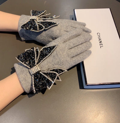 C  23 years counter new wool gloves