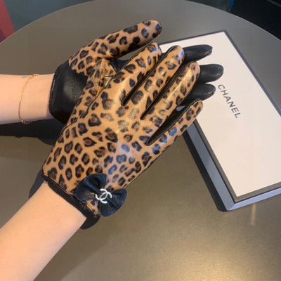 C   Leopard Ribbon Gloves