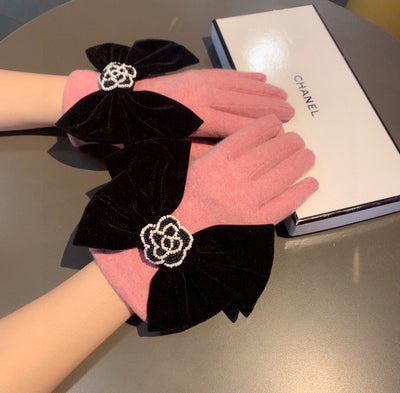 C   Big Bow Fashion Gloves