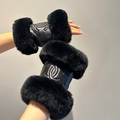 C   Fashion Gloves