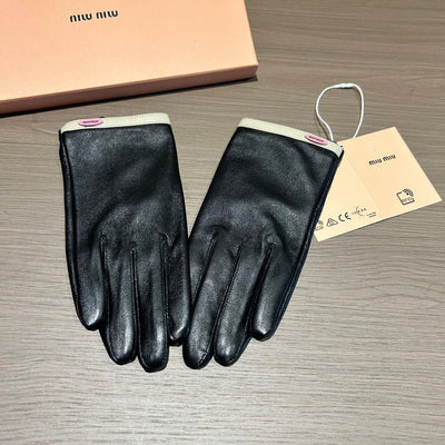 M   Fashion Gloves