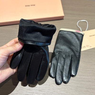 M   Fashion Gloves