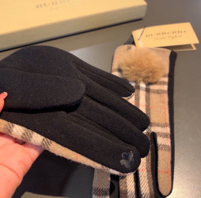 B   Wool Fashion Gloves