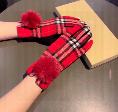 B   Wool Fashion Gloves