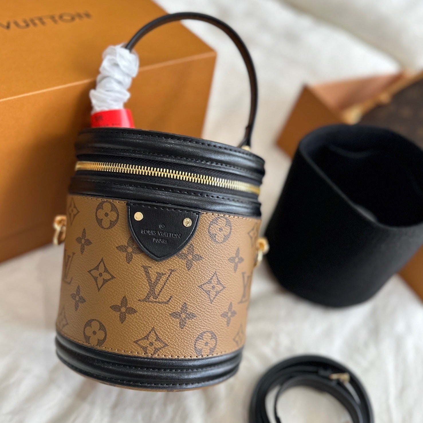 LO* fortune bucket bag