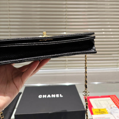 CH* caviar chain bag