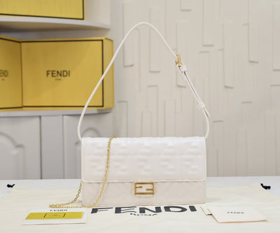 FEN* BAGUETTE chain shoulder bag