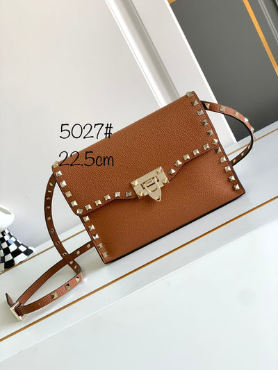 Valent* GARAVANI ROCKSTUD crossbody bag