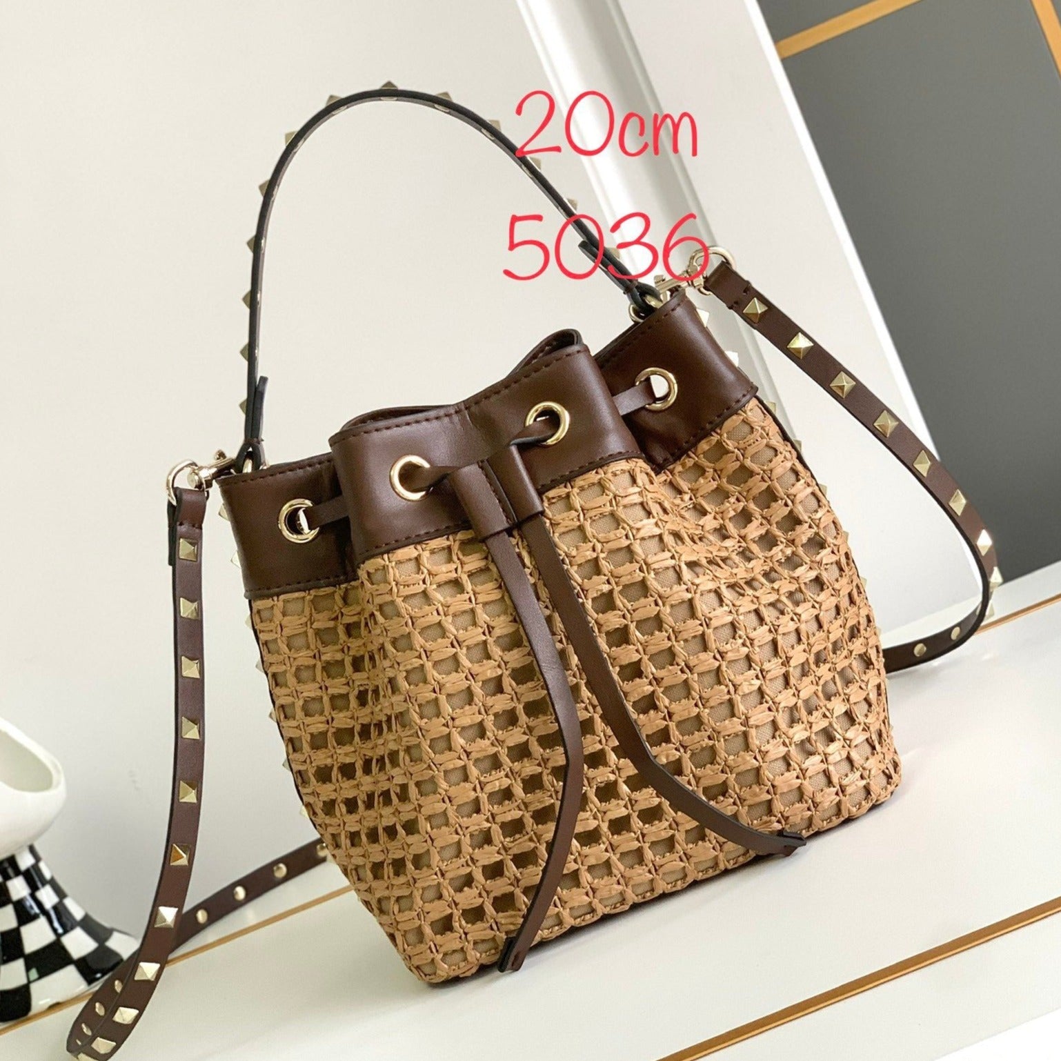 Valent* new raffia bucket bag