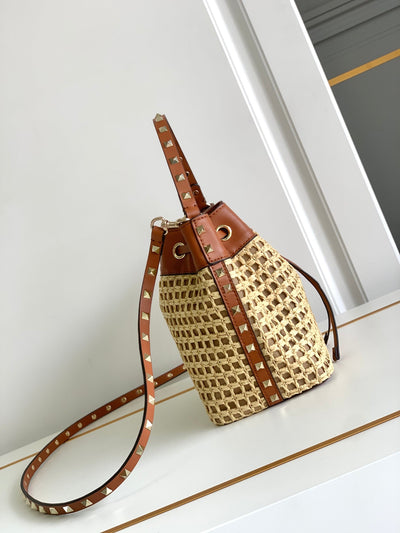 Valent* new raffia bucket bag