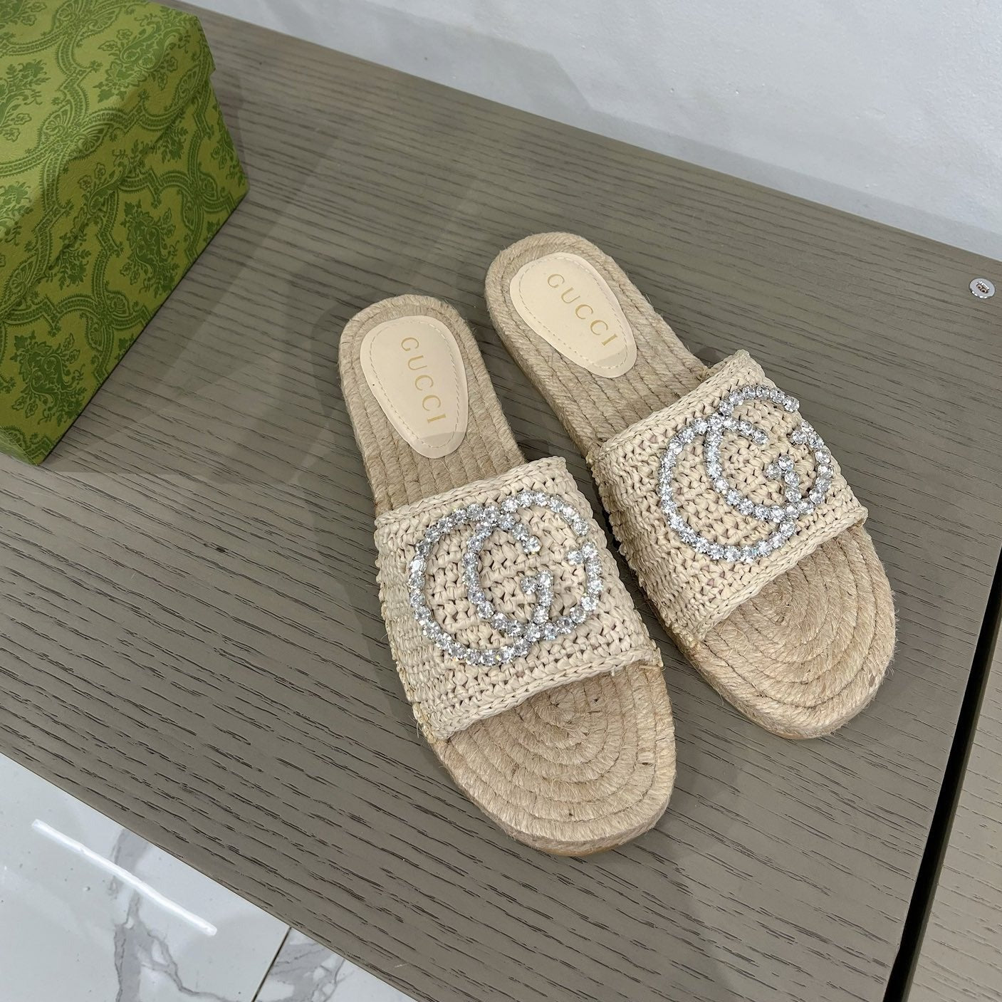 GUC* 24 new woven slippers