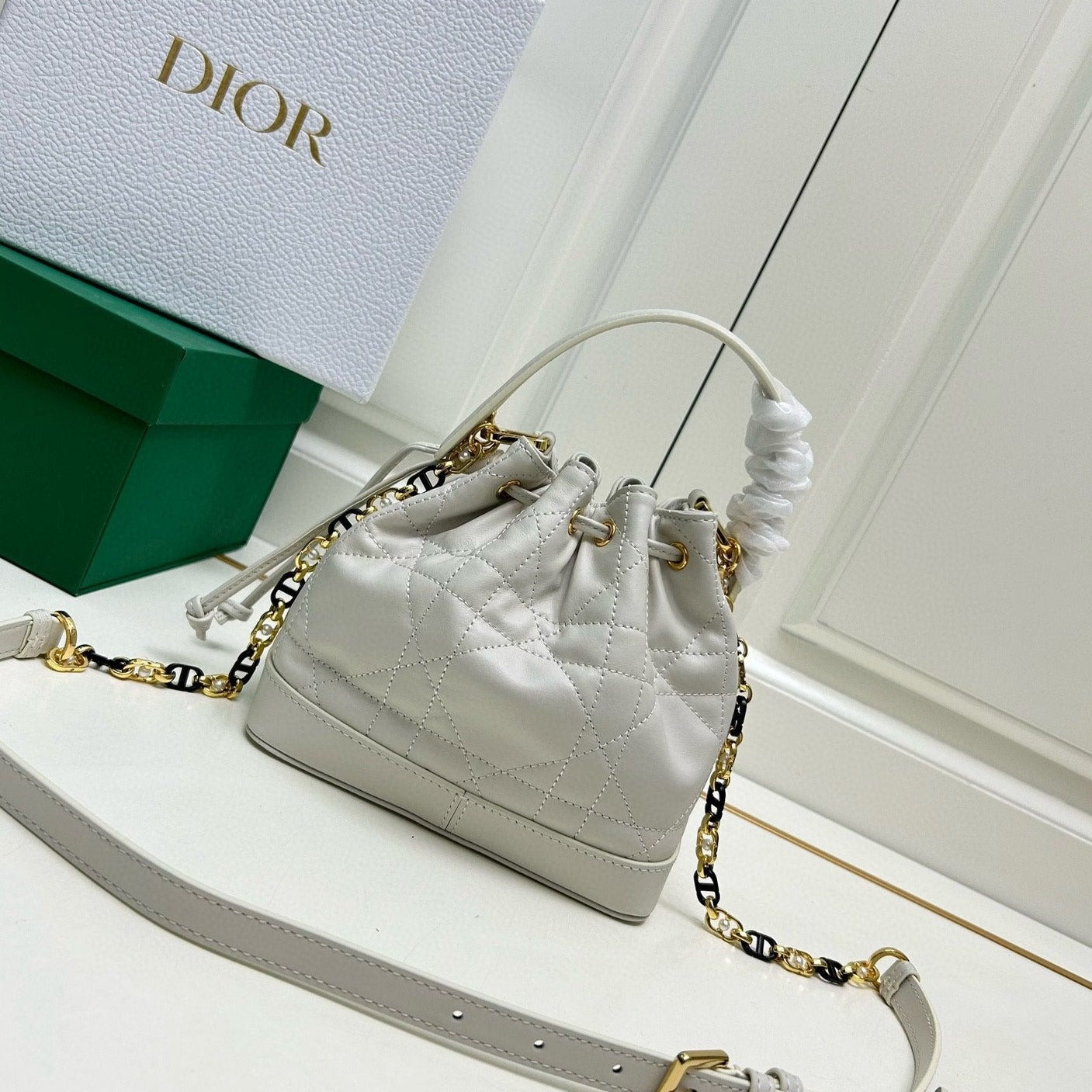 DIO* 24SS Bucket Bag