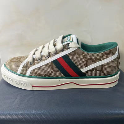 GU* embroidered casual shoes