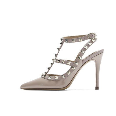 V     heeled sandals