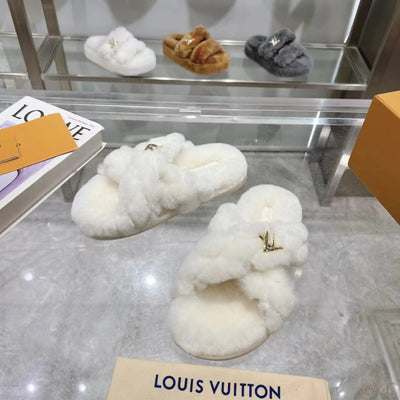 LV new fur slippers VIP1:1