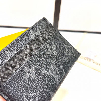 L  New Wallet