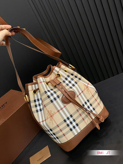 B new bucket bag