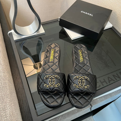 Sandals 𝐂𝐇*𝐍𝐄𝐋𝟐4s Slippers