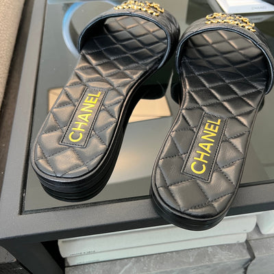 Sandals 𝐂𝐇*𝐍𝐄𝐋𝟐4s Slippers