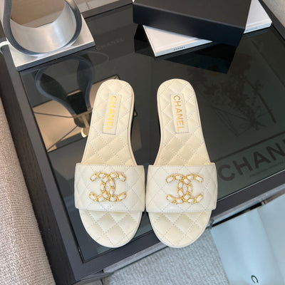 Sandals 𝐂𝐇*𝐍𝐄𝐋𝟐4s Slippers