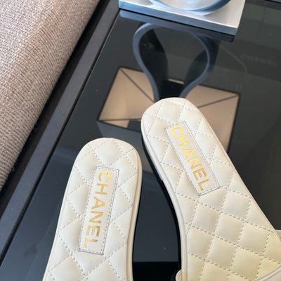 Sandals 𝐂𝐇*𝐍𝐄𝐋𝟐4s Slippers