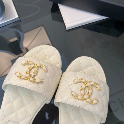 Sandals 𝐂𝐇*𝐍𝐄𝐋𝟐4s Slippers