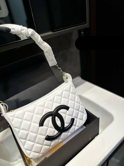 White Hobo Bag Chanel Diamond